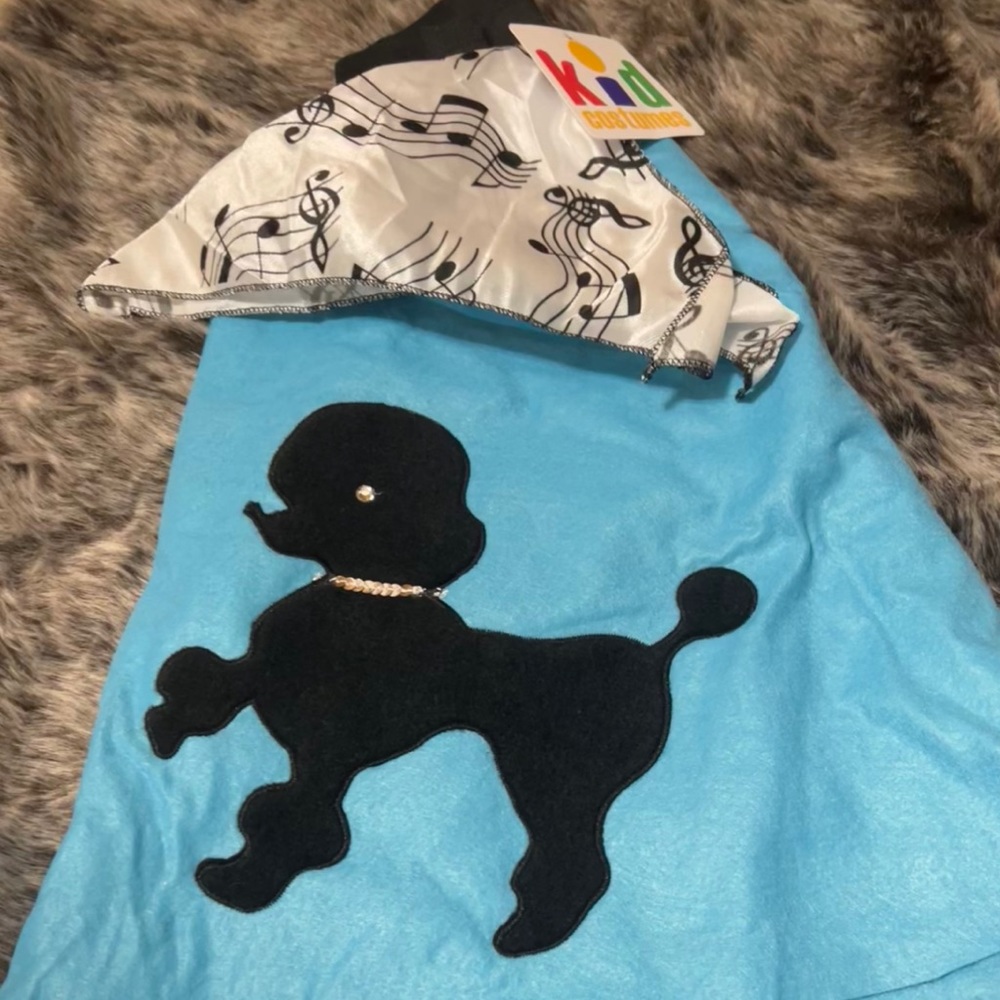 Halloween Kids Costume - Poodle Skirt and Scarf!!😍😍